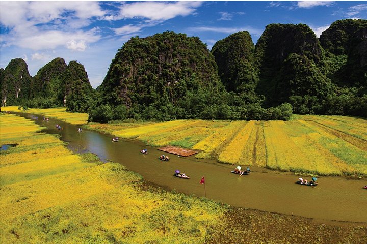 Full-day tour exploring Ninh Binh's heritage sites, including Hoa Lu, Tam Coc, and Mua Cave, from Hanoi, photo 8 | wizardtrip
