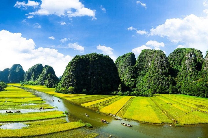 Full-day tour exploring Ninh Binh's heritage sites, including Hoa Lu, Tam Coc, and Mua Cave, from Hanoi, photo 9 | wizardtrip