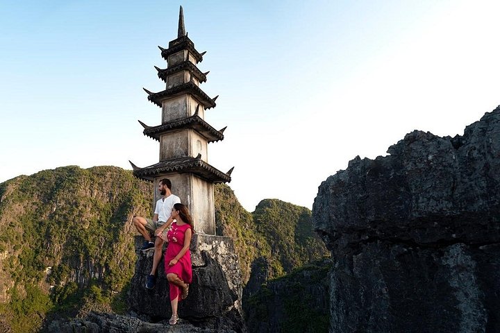 Full-day tour exploring Ninh Binh's heritage sites, including Hoa Lu, Tam Coc, and Mua Cave, from Hanoi, photo 19 | wizardtrip