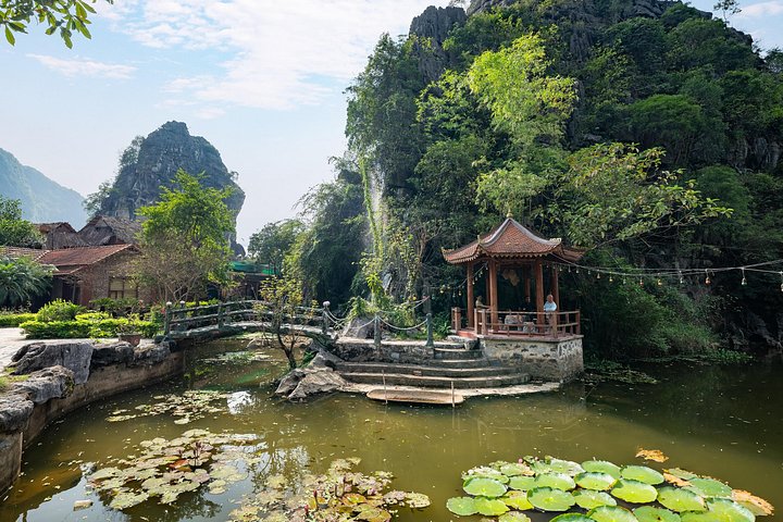 Full-day tour exploring Ninh Binh's heritage sites, including Hoa Lu, Tam Coc, and Mua Cave, from Hanoi, photo 27 | wizardtrip