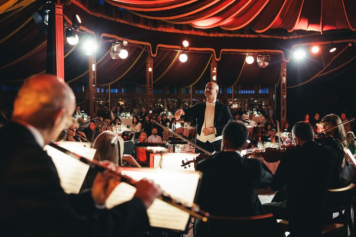 Strauss Dinner Show | wizardtrip
