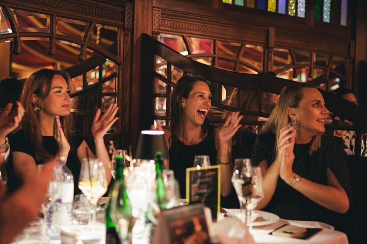 Découvrez le Strauss Dinner Show à Vienne, un mélange de musique classique, de performance et de gastronomie, photo 9 | wizardtrip