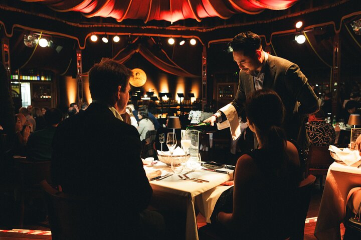 Découvrez le Strauss Dinner Show à Vienne, un mélange de musique classique, de performance et de gastronomie, photo 15 | wizardtrip