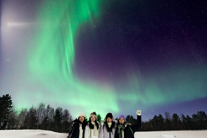 Chase the Northern Lights in Rovaniemi with a small group, professional photos, and a refund guarantee, photo 8 | wizardtrip