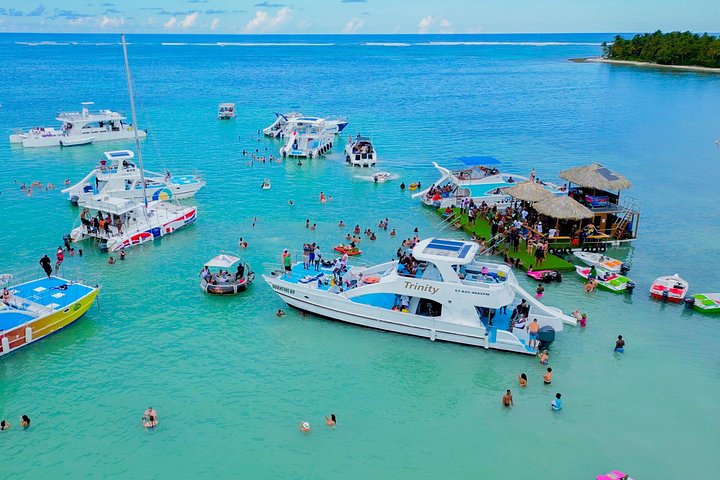 Festbåttur kun for voksne i Punta Cana med snorkling, åpen bar og DJ, foto 6 | wizardtrip