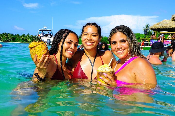 Festbåttur kun for voksne i Punta Cana med snorkling, åpen bar og DJ, foto 19 | wizardtrip