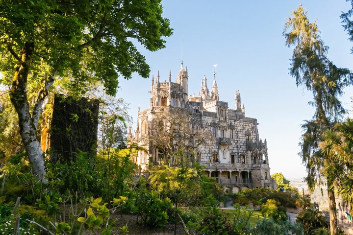 Explorez la région magique de Sintra, y compris le coloré Palais de Pena et la mystique Quinta da Regaleira, lors d'une visite guidée depuis Lisbonne, photo 7 | wizardtrip