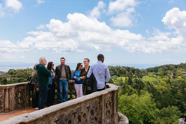 Explorez la région magique de Sintra, y compris le coloré Palais de Pena et la mystique Quinta da Regaleira, lors d'une visite guidée depuis Lisbonne, photo 16 | wizardtrip