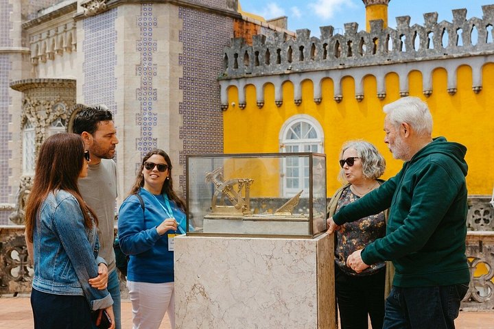 Explorez la région magique de Sintra, y compris le coloré Palais de Pena et la mystique Quinta da Regaleira, lors d'une visite guidée depuis Lisbonne, photo 19 | wizardtrip