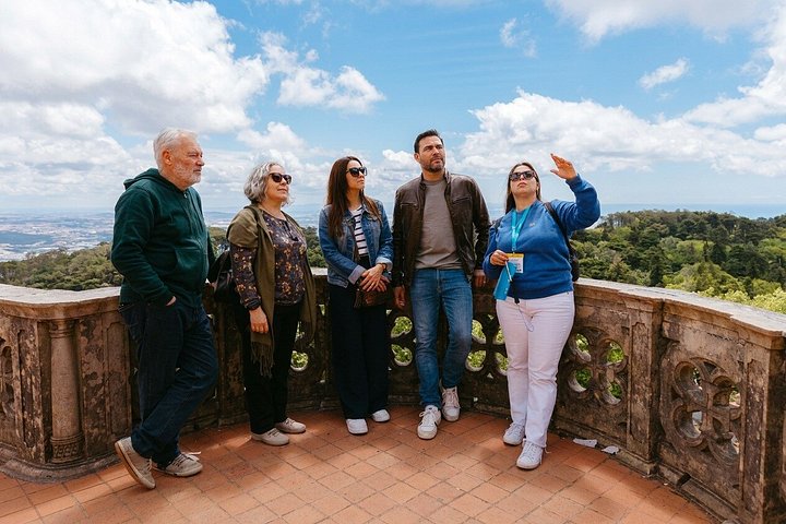 Explorez la région magique de Sintra, y compris le coloré Palais de Pena et la mystique Quinta da Regaleira, lors d'une visite guidée depuis Lisbonne, photo 20 | wizardtrip