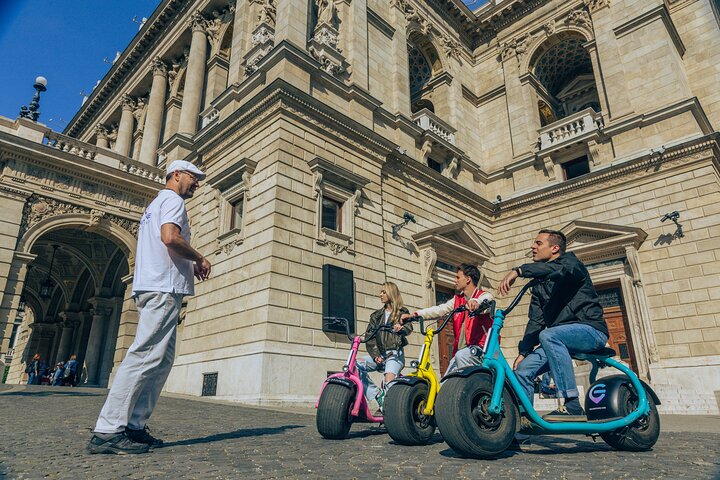 Verken de bezienswaardigheden van Boedapest op een leuke en spannende MonsteRoller e-scooter tour, foto 14 | wizardtrip