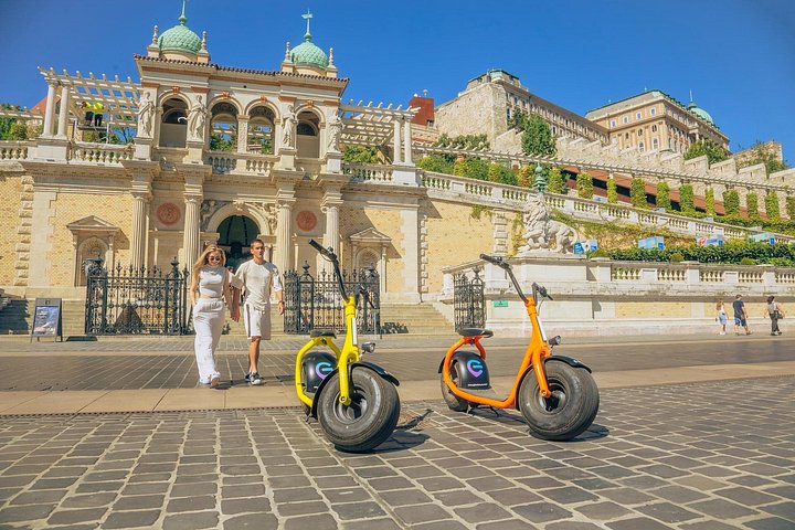 Verken de bezienswaardigheden van Boedapest op een leuke en spannende MonsteRoller e-scooter tour, foto 15 | wizardtrip