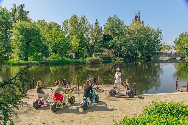 Verken de bezienswaardigheden van Boedapest op een leuke en spannende MonsteRoller e-scooter tour, foto 19 | wizardtrip