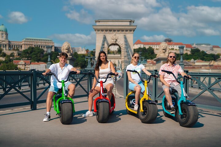 Verken de bezienswaardigheden van Boedapest op een leuke en spannende MonsteRoller e-scooter tour, foto 21 | wizardtrip