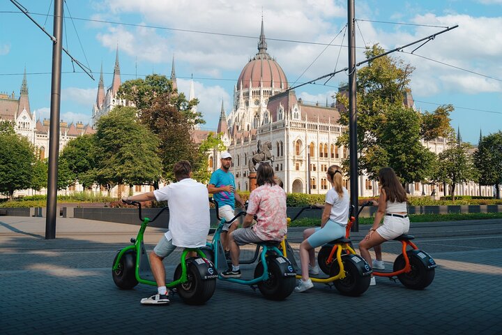 Verken de bezienswaardigheden van Boedapest op een leuke en spannende MonsteRoller e-scooter tour, foto 22 | wizardtrip