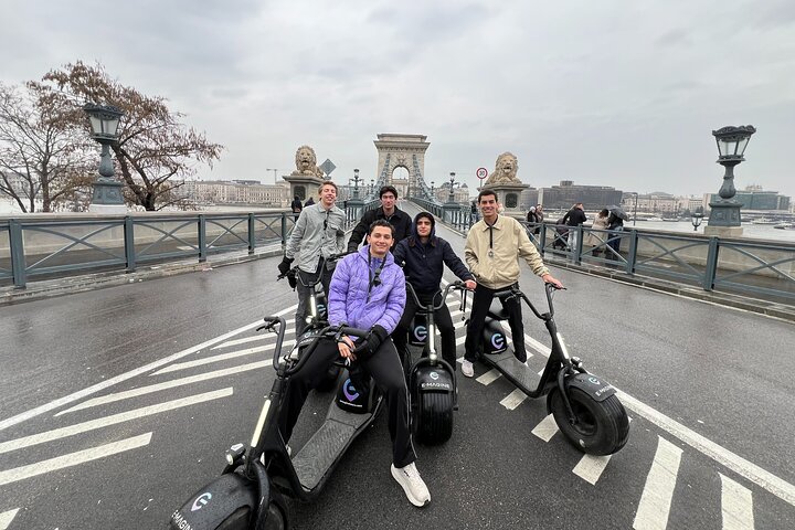 Verken de bezienswaardigheden van Boedapest op een leuke en spannende MonsteRoller e-scooter tour, foto 23 | wizardtrip