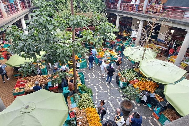 Um tour a pé gastronómico e cultural no Funchal, Madeira, provando comida e vinho locais, foto 6 | wizardtrip