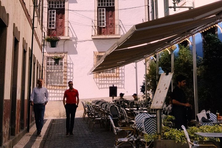 Um tour a pé gastronómico e cultural no Funchal, Madeira, provando comida e vinho locais, foto 22 | wizardtrip