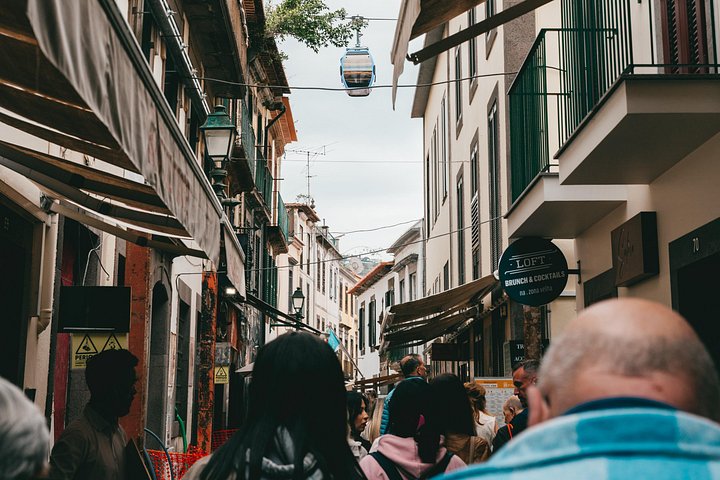 Um tour a pé gastronómico e cultural no Funchal, Madeira, provando comida e vinho locais, foto 27 | wizardtrip