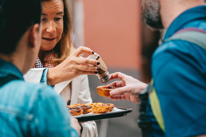 Um tour a pé gastronómico e cultural no Funchal, Madeira, provando comida e vinho locais, foto 35 | wizardtrip