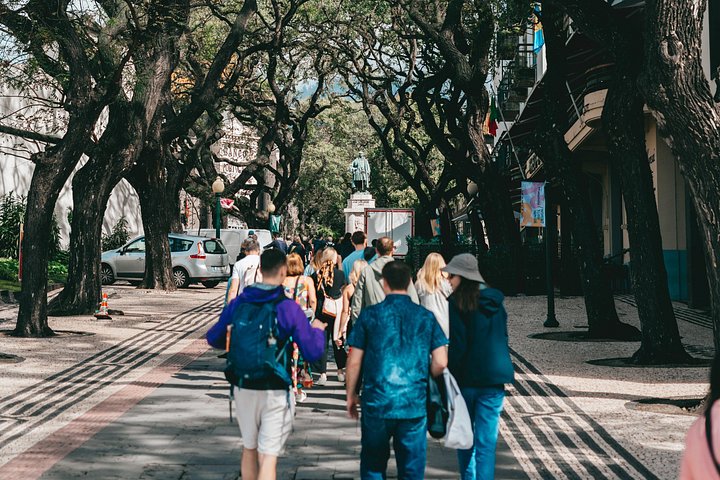 Um tour a pé gastronómico e cultural no Funchal, Madeira, provando comida e vinho locais, foto 37 | wizardtrip