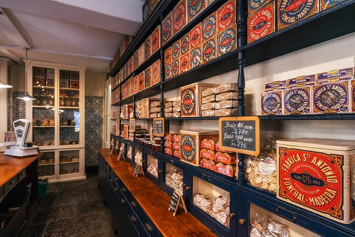 Um tour a pé gastronómico e cultural no Funchal, Madeira, provando comida e vinho locais, foto 42 | wizardtrip