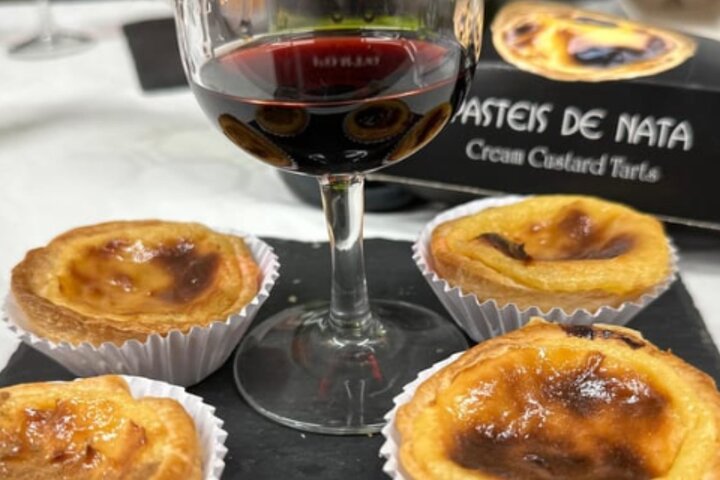Aula prática de culinária de Pastel de Nata no Porto, Portugal, com vinho e petiscos, foto 8 | wizardtrip