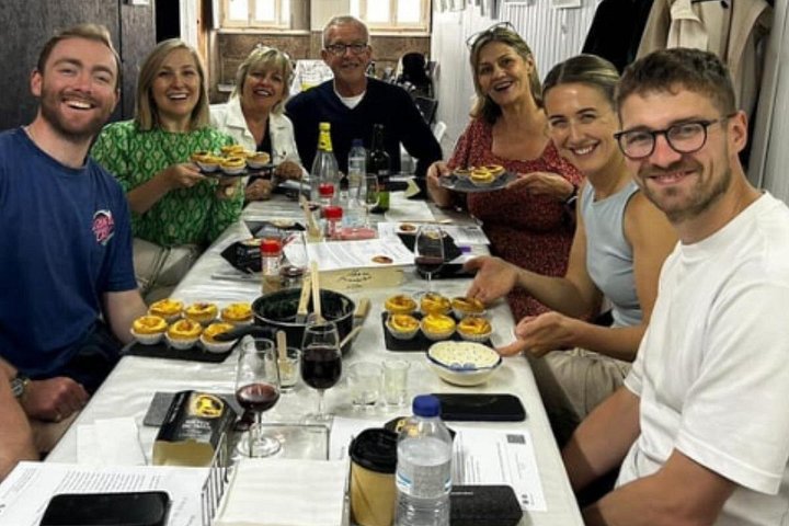 Aula prática de culinária de Pastel de Nata no Porto, Portugal, com vinho e petiscos, foto 22 | wizardtrip