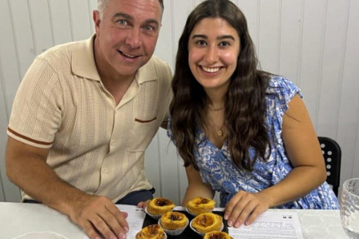 Aula prática de culinária de Pastel de Nata no Porto, Portugal, com vinho e petiscos, foto 23 | wizardtrip