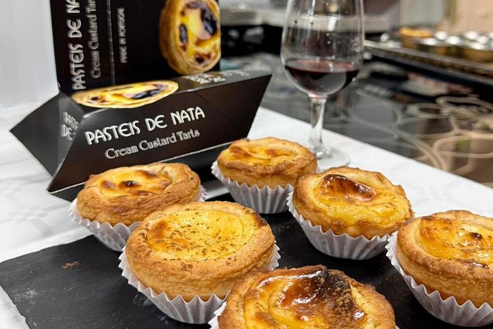 Aula prática de culinária de Pastel de Nata no Porto, Portugal, com vinho e petiscos, foto 32 | wizardtrip
