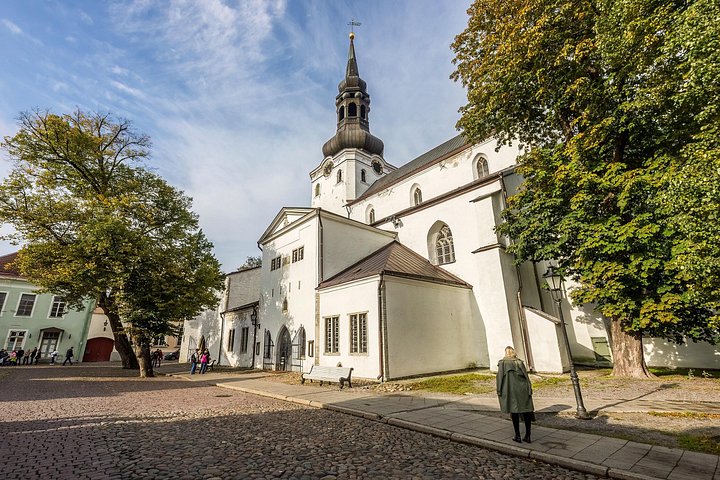Historisk vandringstur i Tallinns gamla stad, som visar medeltida arkitektur och stadsvyer, foto 8 | wizardtrip