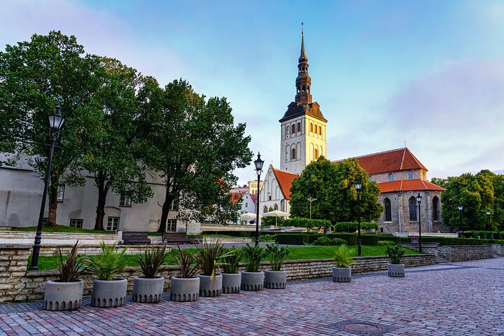 Historisk vandringstur i Tallinns gamla stad, som visar medeltida arkitektur och stadsvyer, foto 10 | wizardtrip