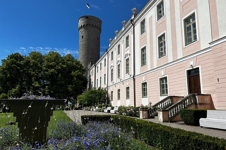 Historisk vandringstur i Tallinns gamla stad, som visar medeltida arkitektur och stadsvyer, foto 13 | wizardtrip