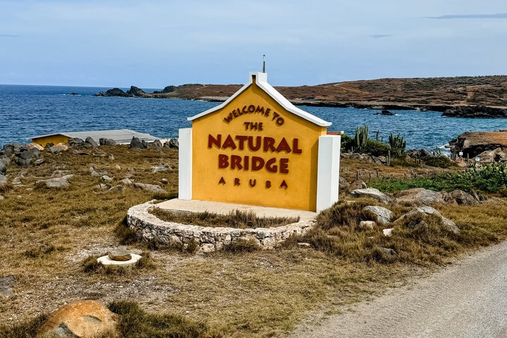 Aruba island safari adventure tour with lighthouse, natural bridge, and baby beach, photo 7 | wizardtrip