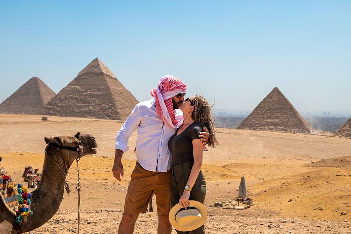 Iconic Giza Pyramids photoshoot with horse, camel, and Sphinx in Egypt, photo 14 | wizardtrip