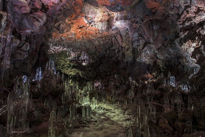 Utforsk Islands Raufarhólshellir lavatunnel, et unikt geologisk underverk nær Reykjavik, foto 10 | wizardtrip