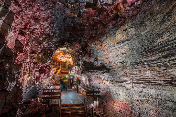 La Grotte de Lave avec Transfert depuis Reykjavik | wizardtrip