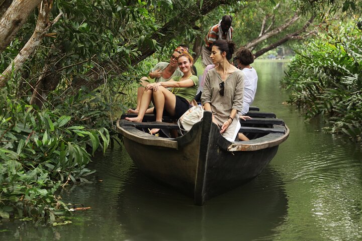 Kerala backwaters punting boat cruise with village visit and lunch in Cochin, photo 7 | wizardtrip