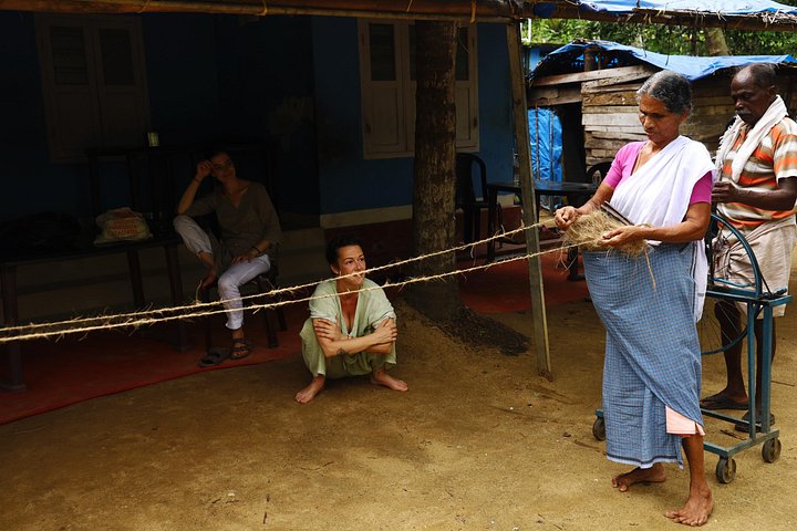 Kerala backwaters punting boat cruise with village visit and lunch in Cochin, photo 9 | wizardtrip