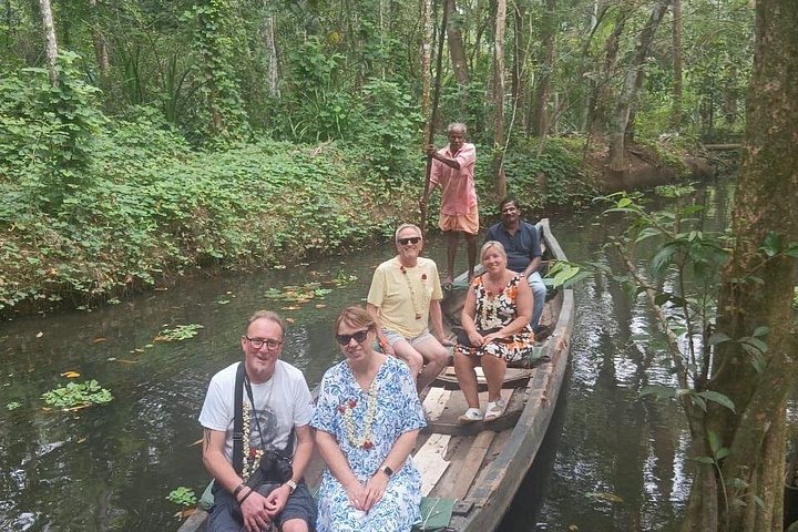 Kerala backwaters punting boat cruise with village visit and lunch in Cochin, photo 33 | wizardtrip
