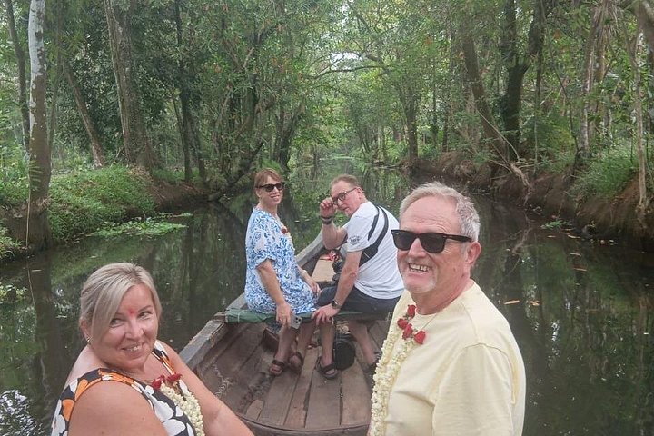 Kerala backwaters punting boat cruise with village visit and lunch in Cochin, photo 34 | wizardtrip