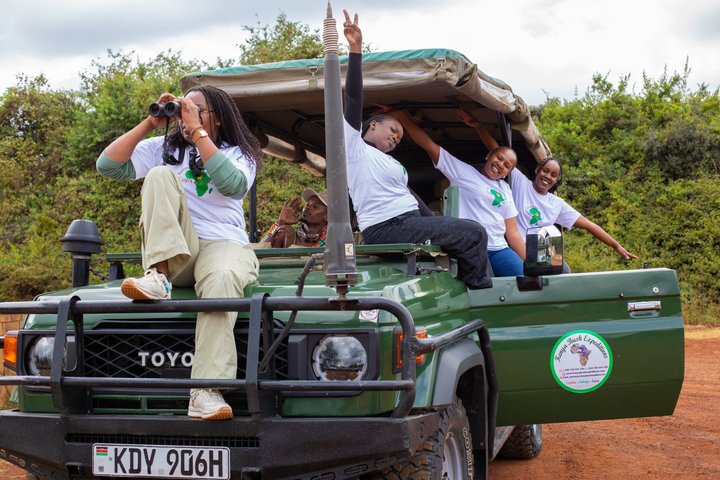 Nairobi National Park half-day tour featuring wildlife viewing and city skyline, photo 38 | wizardtrip