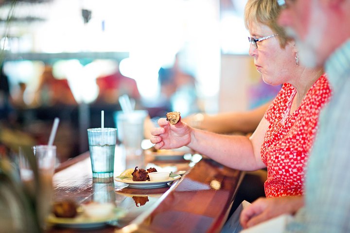 Une visite culinaire à pied explorant la vieille ville historique de Key West, avec de la nourriture et de la culture locales, photo 6 | wizardtrip