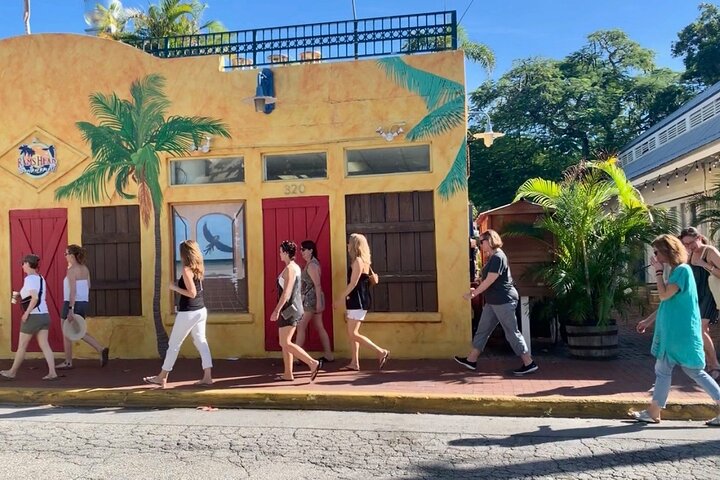 Une visite culinaire à pied explorant la vieille ville historique de Key West, avec de la nourriture et de la culture locales, photo 10 | wizardtrip