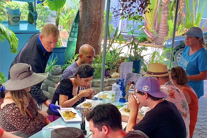 Une visite culinaire à pied explorant la vieille ville historique de Key West, avec de la nourriture et de la culture locales, photo 17 | wizardtrip