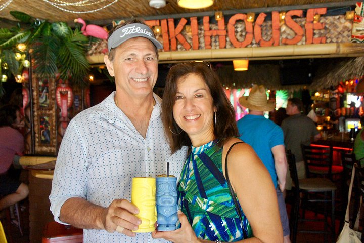 Savourez des cocktails artisanaux et des bouchées locales lors d'un bar crawl à Key West, en explorant des trésors cachés et des boissons emblématiques, photo 12 | wizardtrip