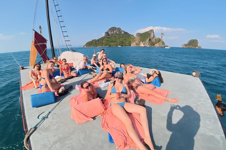 Krabi 4 eilanden zonsondergangscruise met snorkelen, paddleboarden, Thais diner en bioluminescent zwemtocht, foto 13 | wizardtrip
