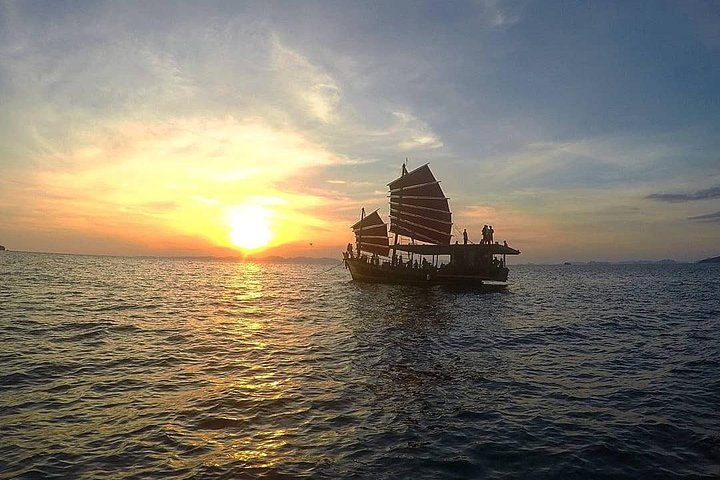 Krabi 4 eilanden zonsondergangscruise met snorkelen, paddleboarden, Thais diner en bioluminescent zwemtocht, foto 14 | wizardtrip