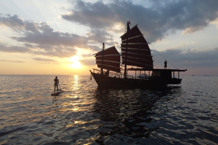 Krabi 4 eilanden zonsondergangscruise met snorkelen, paddleboarden, Thais diner en bioluminescent zwemtocht, foto 16 | wizardtrip