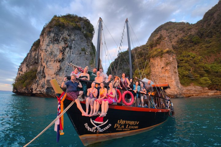Krabi 4 eilanden zonsondergangscruise met snorkelen, paddleboarden, Thais diner en bioluminescent zwemtocht, foto 24 | wizardtrip